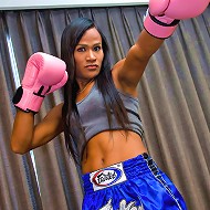 Boxing ladyboy Janeth sporting her big love muscle